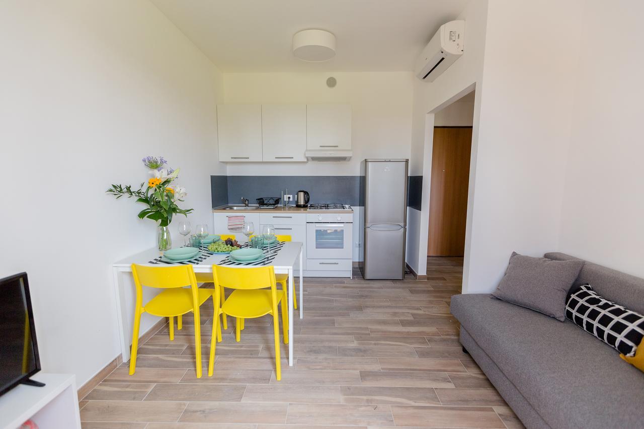 Apartamento Certosa Colorful Mini Flats Milán Exterior foto